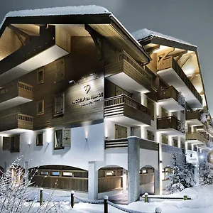 Au Coeur Du Village Hotel